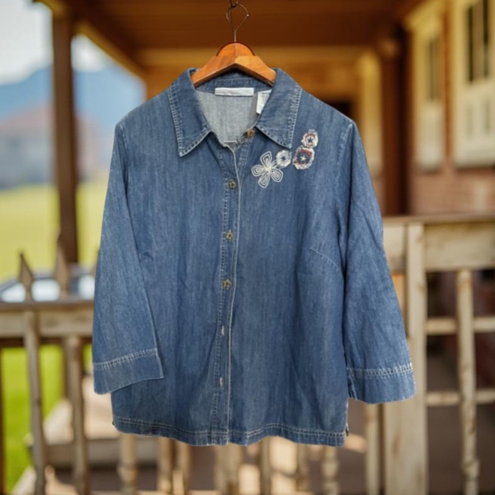 Liz Claiborne Denim Jacket - Tunic / shirt Button down embroidery Large
